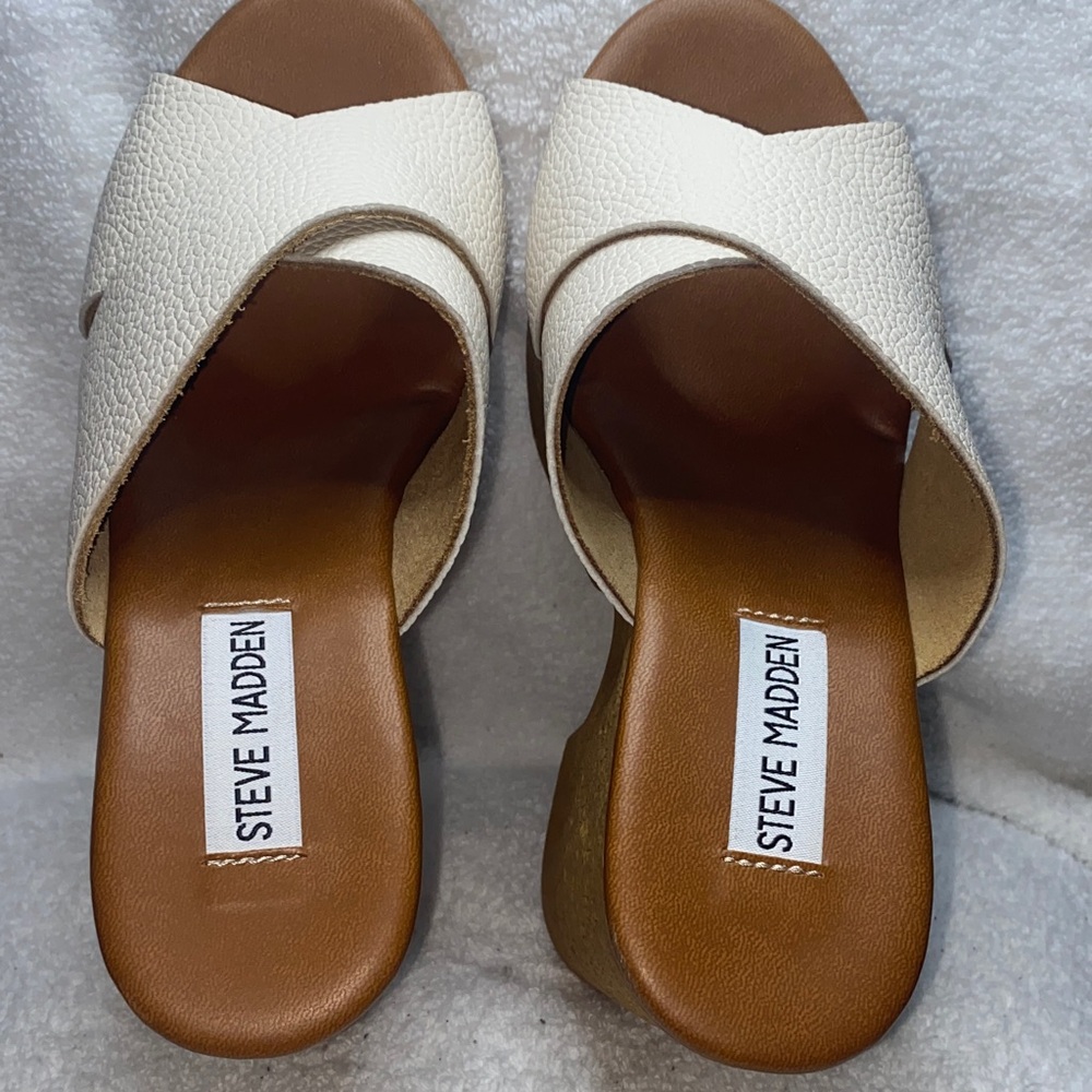 Steve Madden Cream Crossband Slide Sandals with Brown Footbed